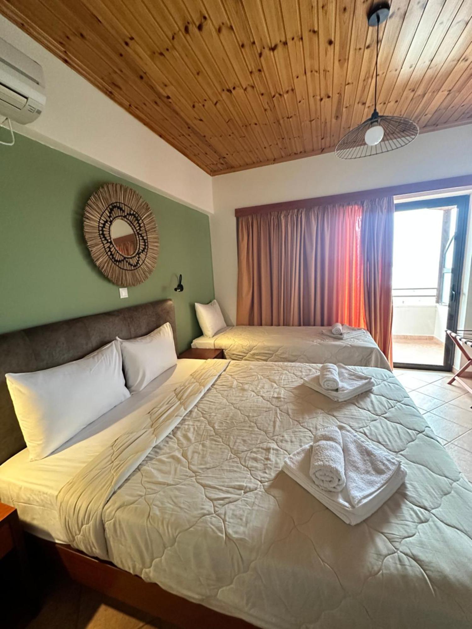 Semiramis Hotel Fríni Szoba fotó