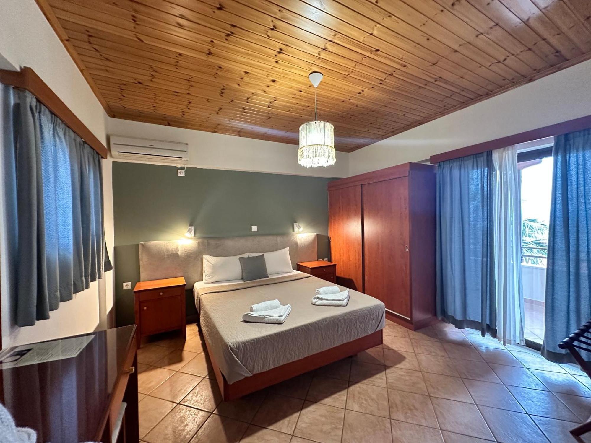Semiramis Hotel Fríni Szoba fotó