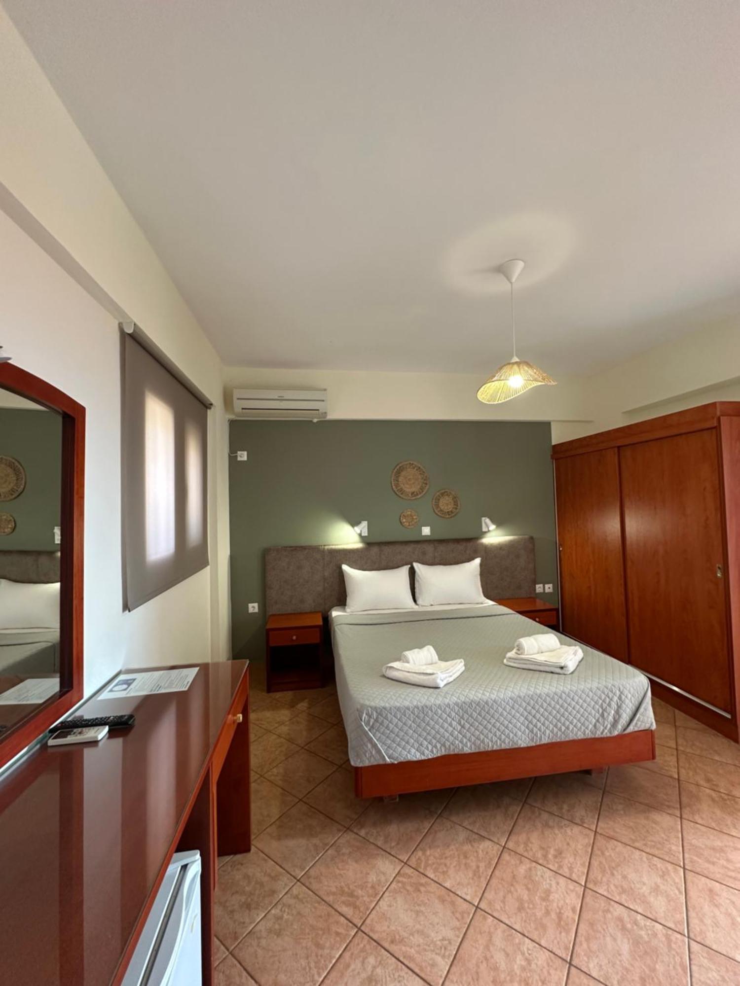 Semiramis Hotel Fríni Szoba fotó