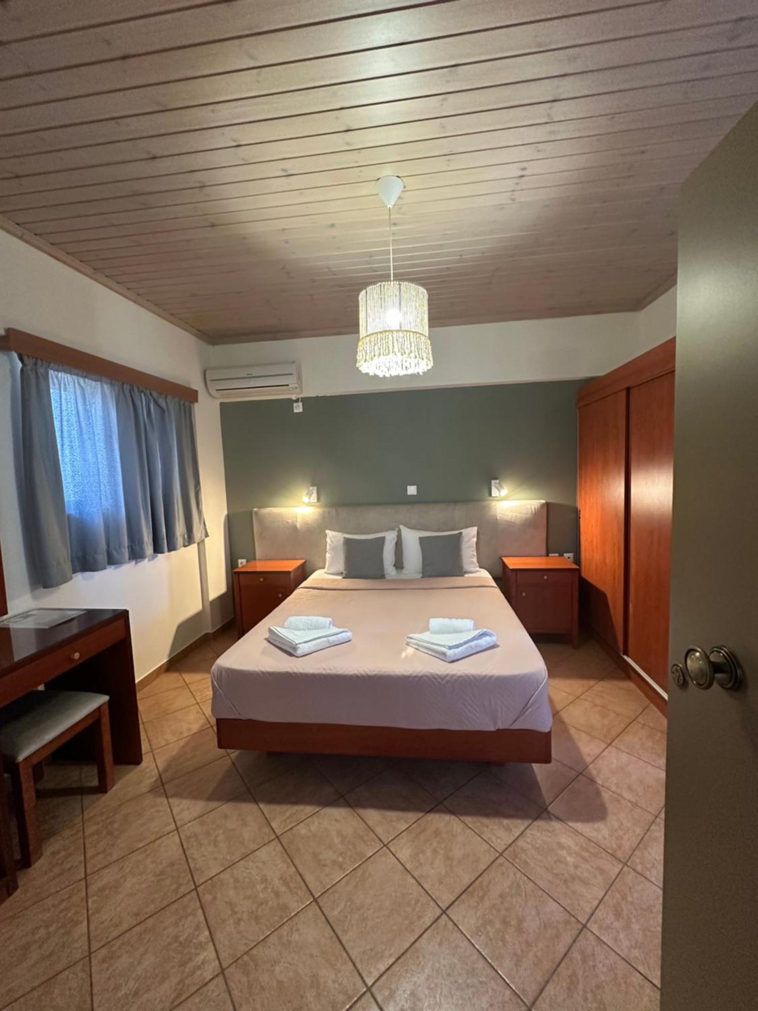 Semiramis Hotel Fríni Szoba fotó