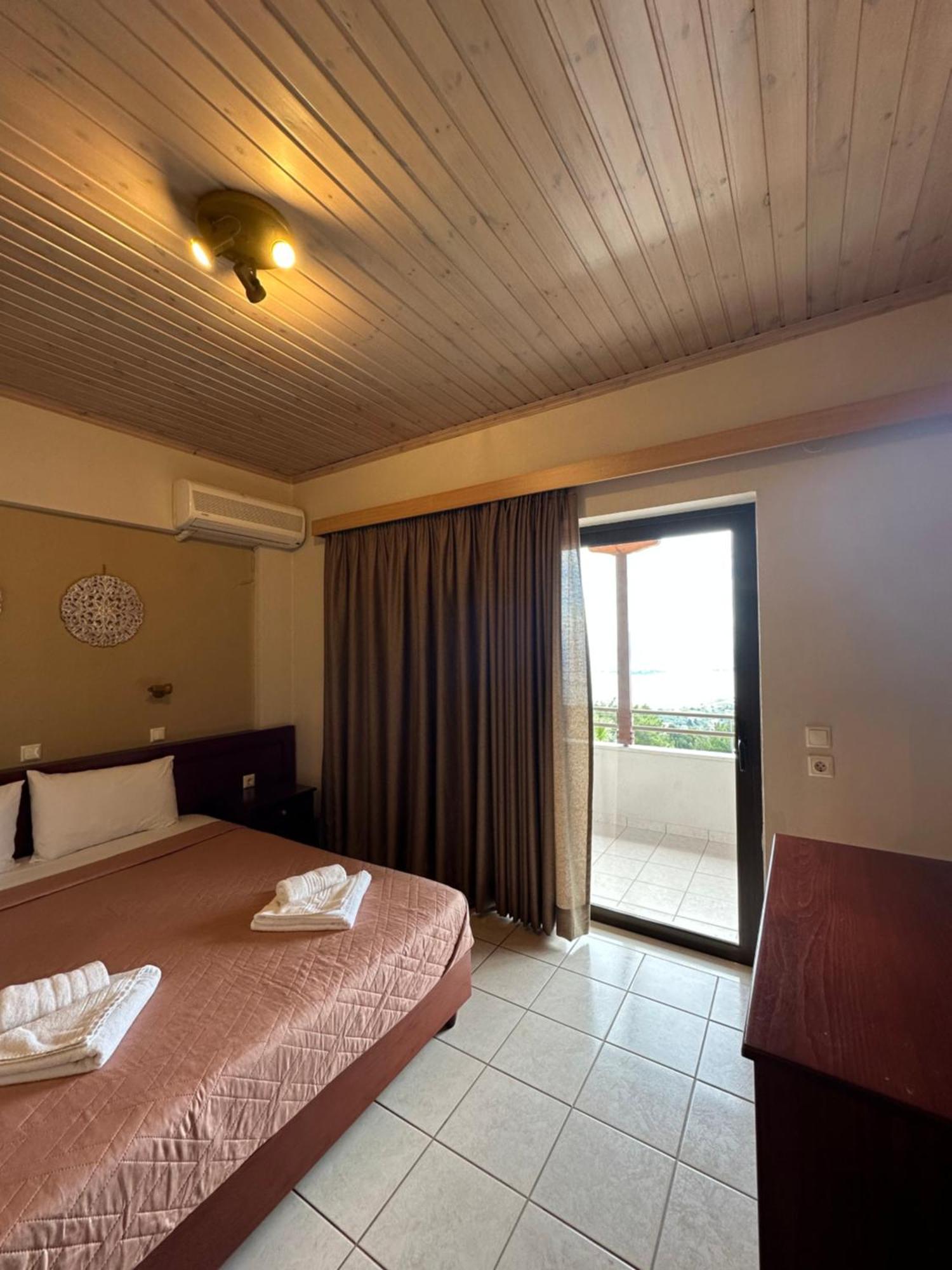 Semiramis Hotel Fríni Szoba fotó